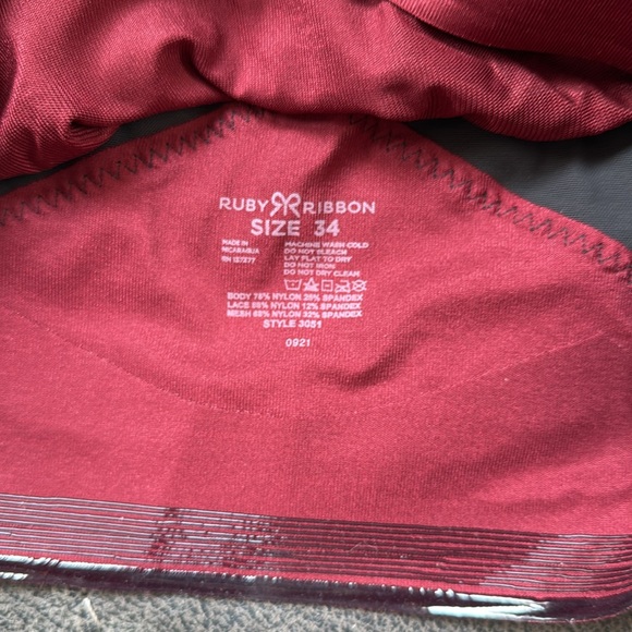 Ruby Ribbon 34 - Picture 2 of 2